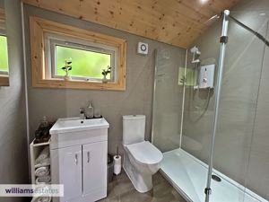 Ancillary Shower Room